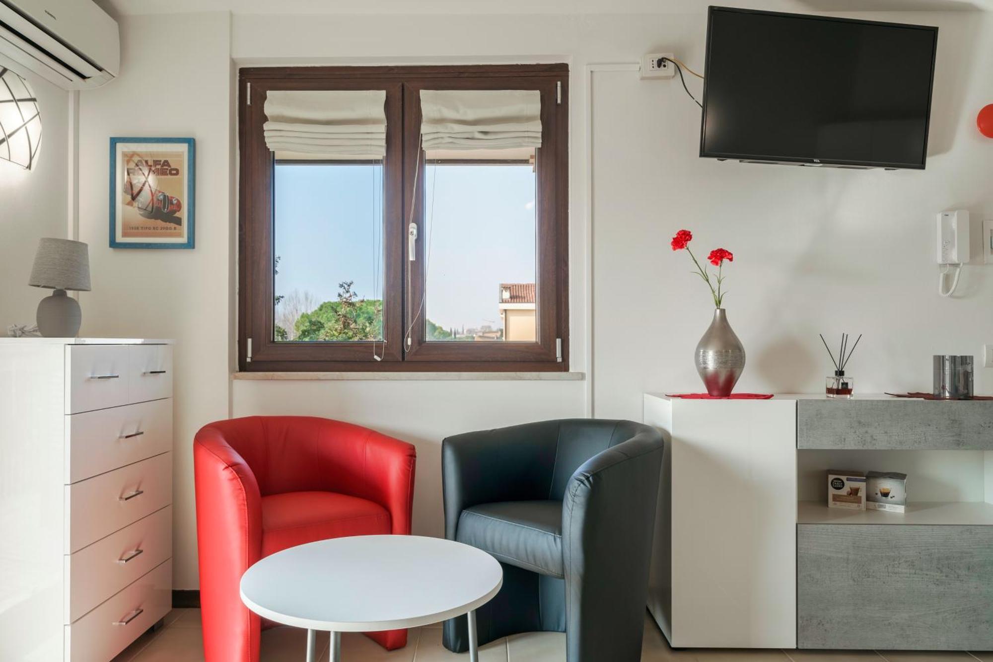 Casa Lugana 15 - Monolocale Con Piscina Fronte Lago Sirmione Bagian luar foto