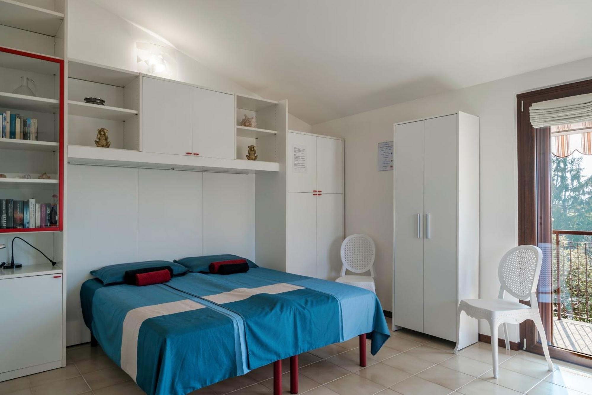 Casa Lugana 15 - Monolocale Con Piscina Fronte Lago Sirmione Bagian luar foto
